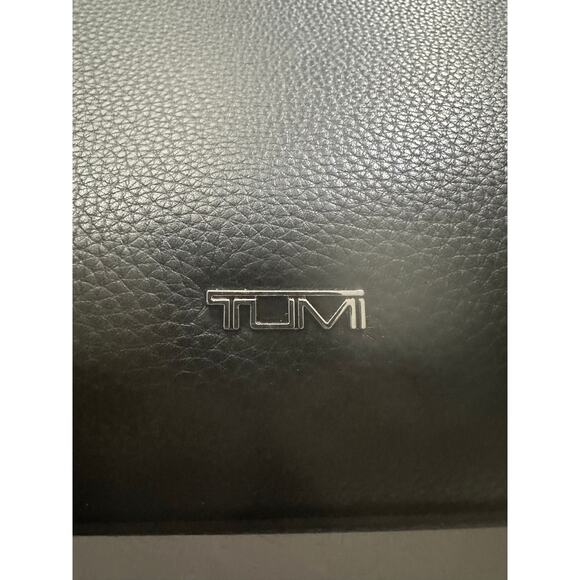 New Tumi Solid Black Briefcase / Commuter Bag - Picture 6 of 7